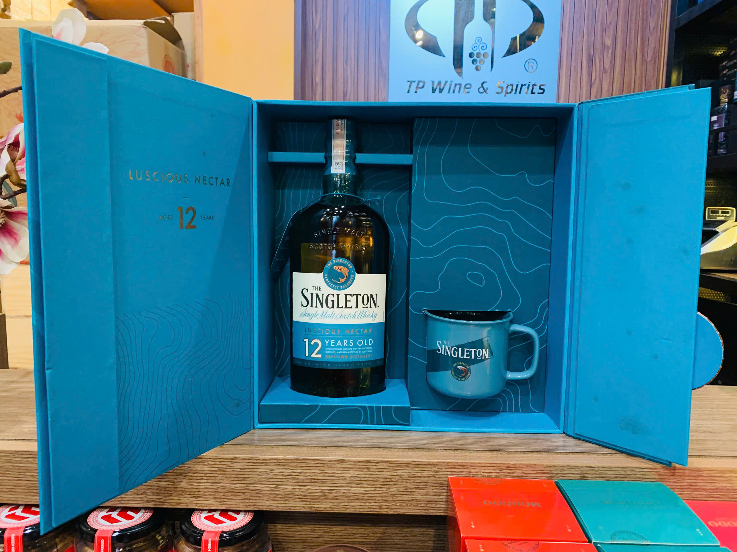 The Singleton 12 Years Old Single Malt Scotch Whisky (Hộp quà)